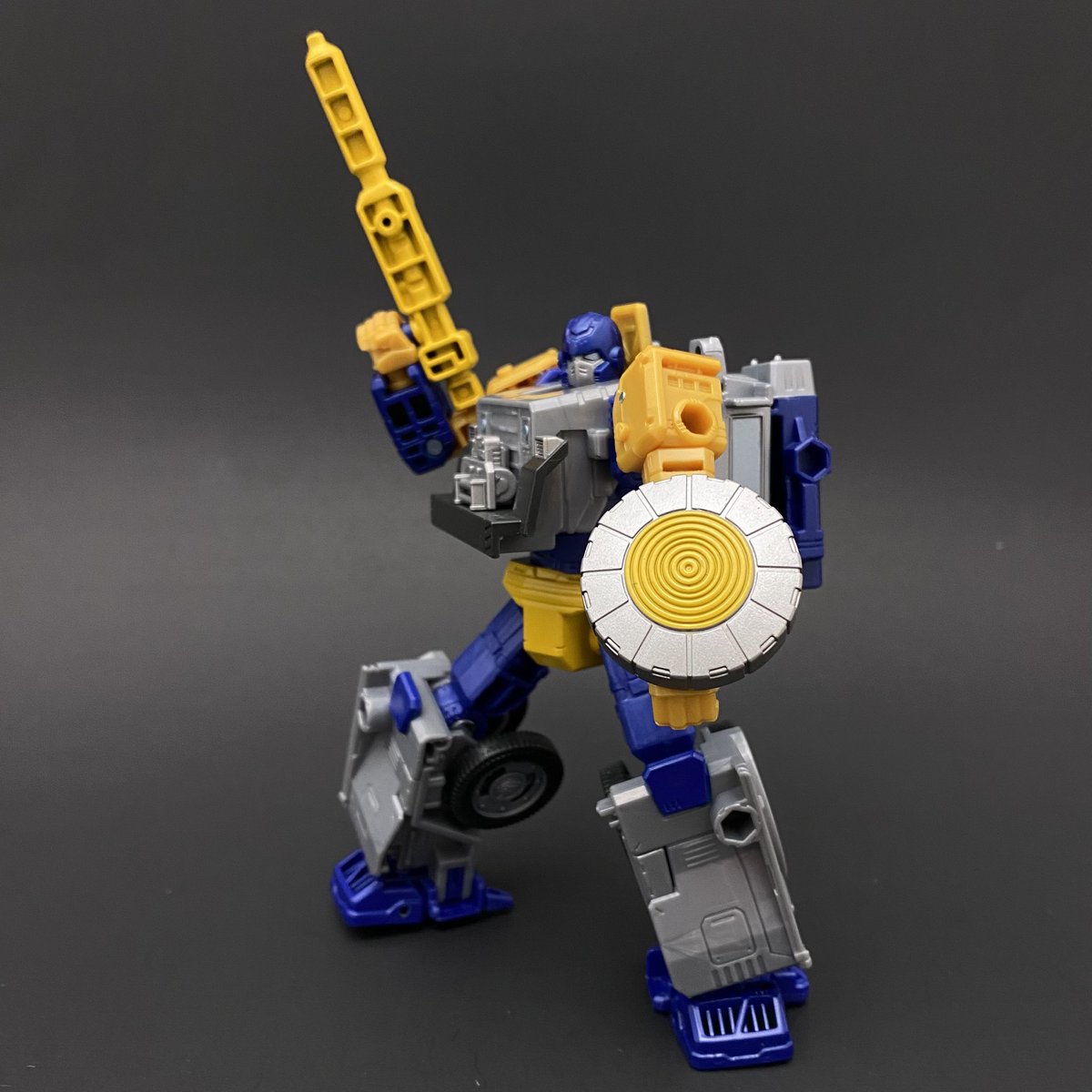 deliciouspeter's tweet photo. Ironfist / Fisitron
#transformers
#ageoftheprimes
#fisitron https://t.co/5HKV0JYSYN