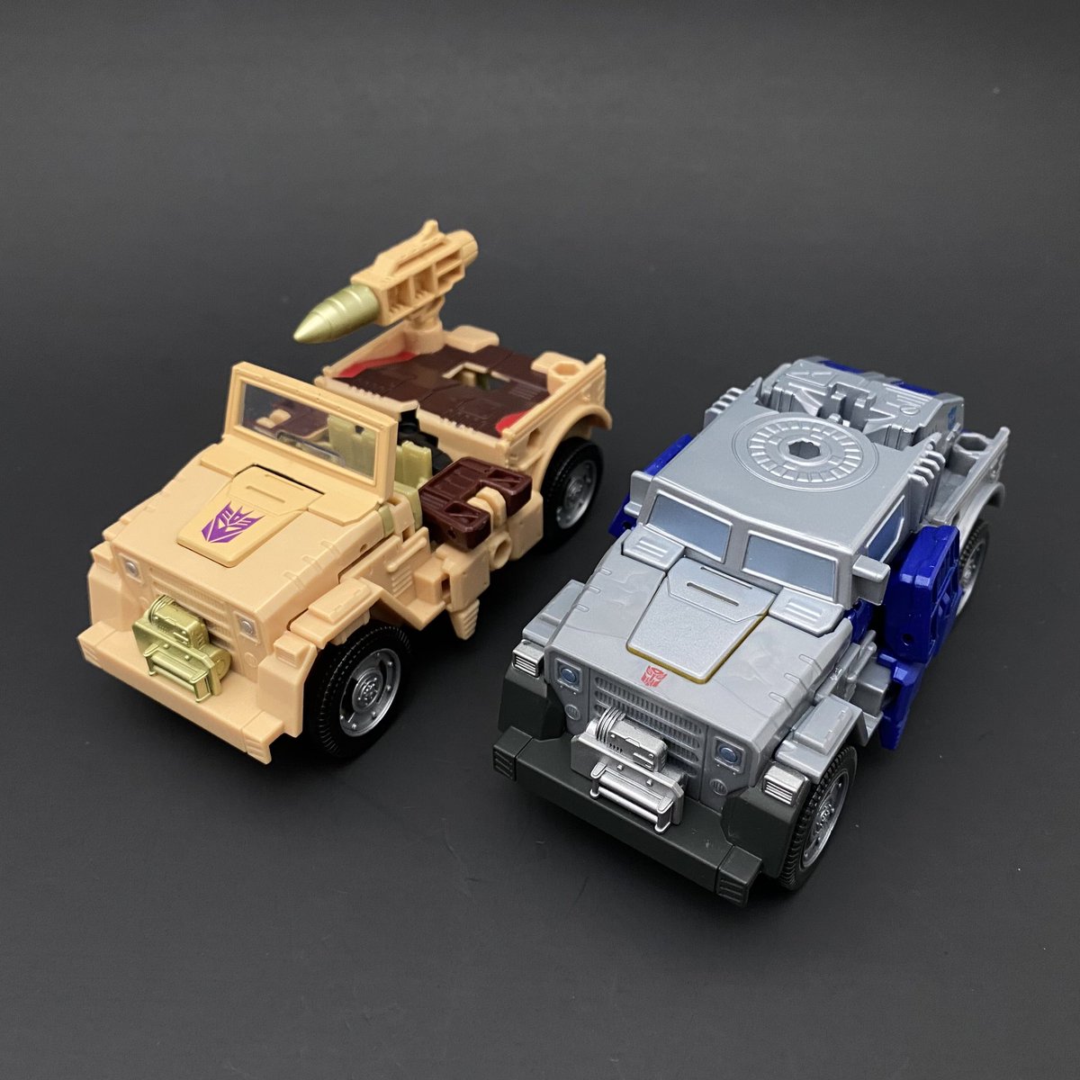 deliciouspeter's tweet photo. Ironfist / Fisitron
#transformers
#ageoftheprimes
#fisitron https://t.co/5HKV0JYSYN