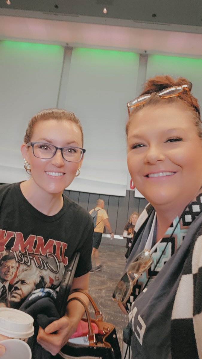 Looky looky who I found at AP reading. Susan Pingle session unite! 🤝🏻👊🏻😅 #iteachgc #apeuro