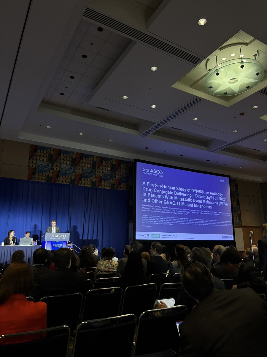 Oncdevelopments's tweet image. Highlights from this morning’s skin cancers session #ASCO2025
Sarilumab in combo with ipi, nivo, rela in advanced melanoma. Dr. Mehnert, NYU Langone
DYP688 in metastatic uveal melanoma. Dr. Carlino, MIA
High fiber diet in melanoma patients receiving ICB. Dr. Qiu, MD Anderson