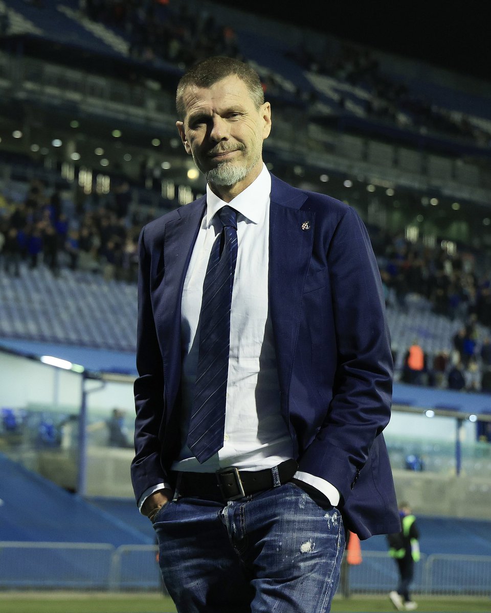 Zvonimir Boban:
🗣️ “Danas je službeno moj prvi radni dan u Dinamu, iako svi znaju da sam već neko vrijeme dio kluba. Zahvaljujem se svima, posebno ljudima iz kluba i navijačima, na ukazanom povjerenju i prilici da se vratim u naš Dinamo. Zajedno ćemo, od Uprave, zaposlenika,