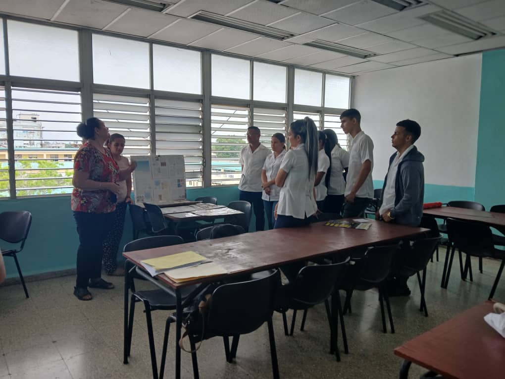 Se realiza por la Cátedra Antidrogas en la Facultad de Estomatologia de la #UCMCamagüey concurso sobre el tema de las drogas donde participan estudiantes de todos los años de Estomatología.
#unafeudelatallademella