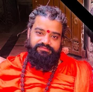 जब नबी ﷺ की तौहीन की जाती है, तो माफ़ी मांगने से क्या सब कुछ ठीक हो जाता है? इंसानियत में माफ़ करना एक महान गुण है, लेकिन सब कुछ माफ़ नहीं होता।

बार-बार वही गलती करना और फिर 'माफ़ी' कहना ये ईमानदारी नहीं। माफ़ी से पहले सज़ा ज़रूरी है ताकि मिसाल कायम हो। #ArrestUmeshPuri