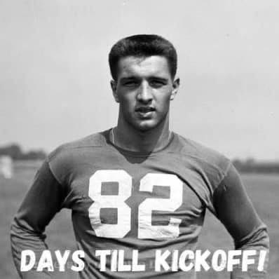 LastWordOnCFB's tweet photo. We are Leon Hart Days away from #collegefootball #kickoff @NDFootball Hart won @HeismanTrophy he is the largest Heisman winner in history at 6-5, 260 pounds. He was the 2nd lineman to win @TheMaxwellAward the 1st was Chuck Bednarik. He also had 13 TDs #countdowntokickoff #82days https://t.co/Z2hbC9o6Rv