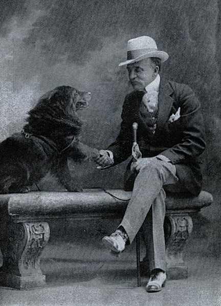 dieworkwear's tweet photo. Evander Berry Wall, a dandy and NYC socialite, used to get matching bespoke neckties from the famous Parisian tailoring house Charvet. One was for him; the other for his chow chow named Chi-Chi. This was so they could look like a set while dining together at the Ritz. https://t.co/nIjbgh0T1i