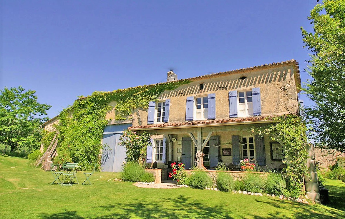 We have had a cancellation for a gourmet weekend in June.

Two dates available.
Arrival Friday 20th June

Arrival Friday 27th June

Contact us at info@lescaulins.com