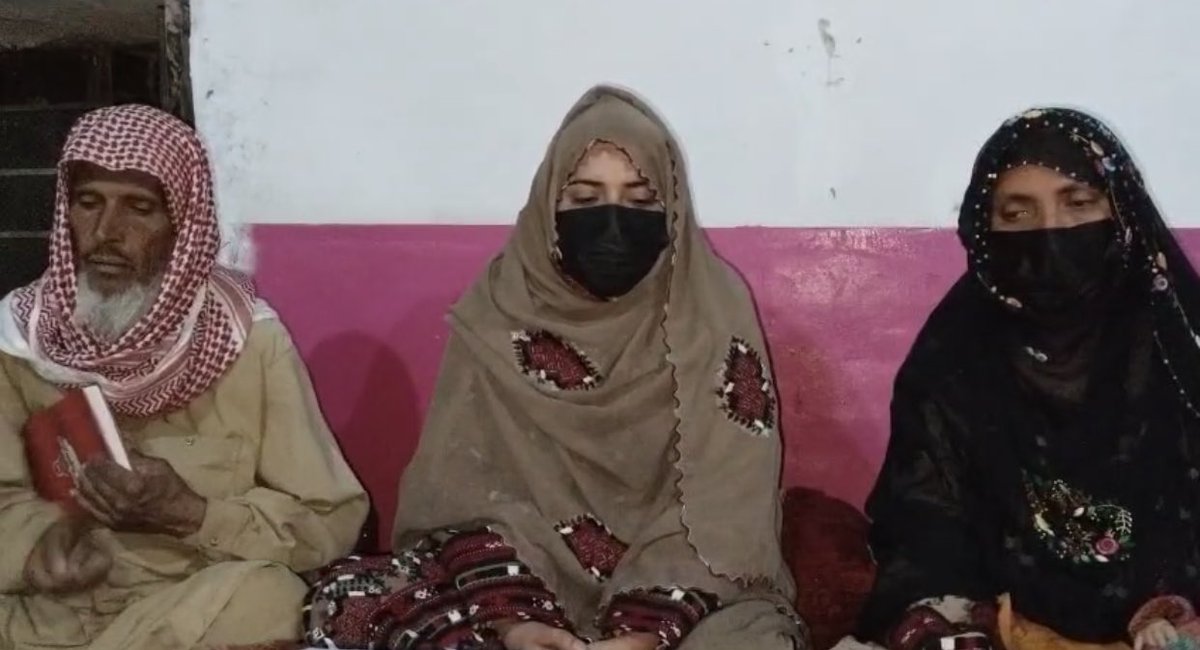 ہماری قسمت دیکھیں۔عید کبھی بھی ہمارے لئے خوشیاں نہیں لے کے آتی بلکہ اب ہم ایسے ہوگیے ہیں کہ جیسے ہی عید قریب آتی ہے ہمارے دلوں میں وہم بڑھ جاتی ہمارے ساتھ کہیں پھر کچھ بُرا نہ ہوجائے۔ماجبین اور یونس کی جبری گمشدگی نے ہمارے پورے خاندان کو ایک بار پھر زہنی ازیت میں مبتلا کر دیا ہے۔