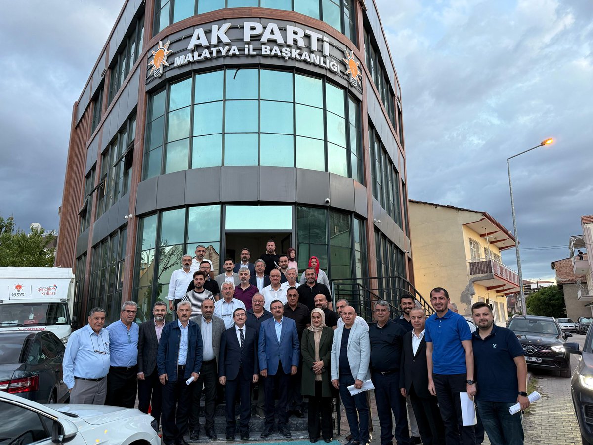 Haftalık Olağan İl Yönetim Kurulu Toplantımızı, İnönü Üniversitesi Eski Rektörü Prof. Dr. Ahmet Kızılay’ın katılımlarıyla gerçekleştirdik.

Toplantımız kapsamında “Kriz Yönetimi ve Dayanıklılık” başlıklı değerli bir söyleşi gerçekleştiren, kıymetli görüşlerini bizlerle paylaşan