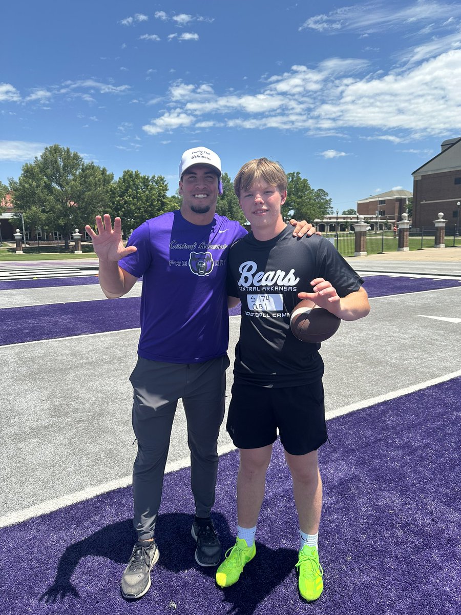 trisranray8's tweet image. Had a great time at @UCA_Football camp! Thank you to all the coaches for the help @NathanBrownUCA @chasefourcade @CoachWalk731!! Thank you to all the coaches for coming!

@pointerfootball @PrepRedzoneAR @tctabler @coltonedwardsFB @toddrake00 @PrepRedzone