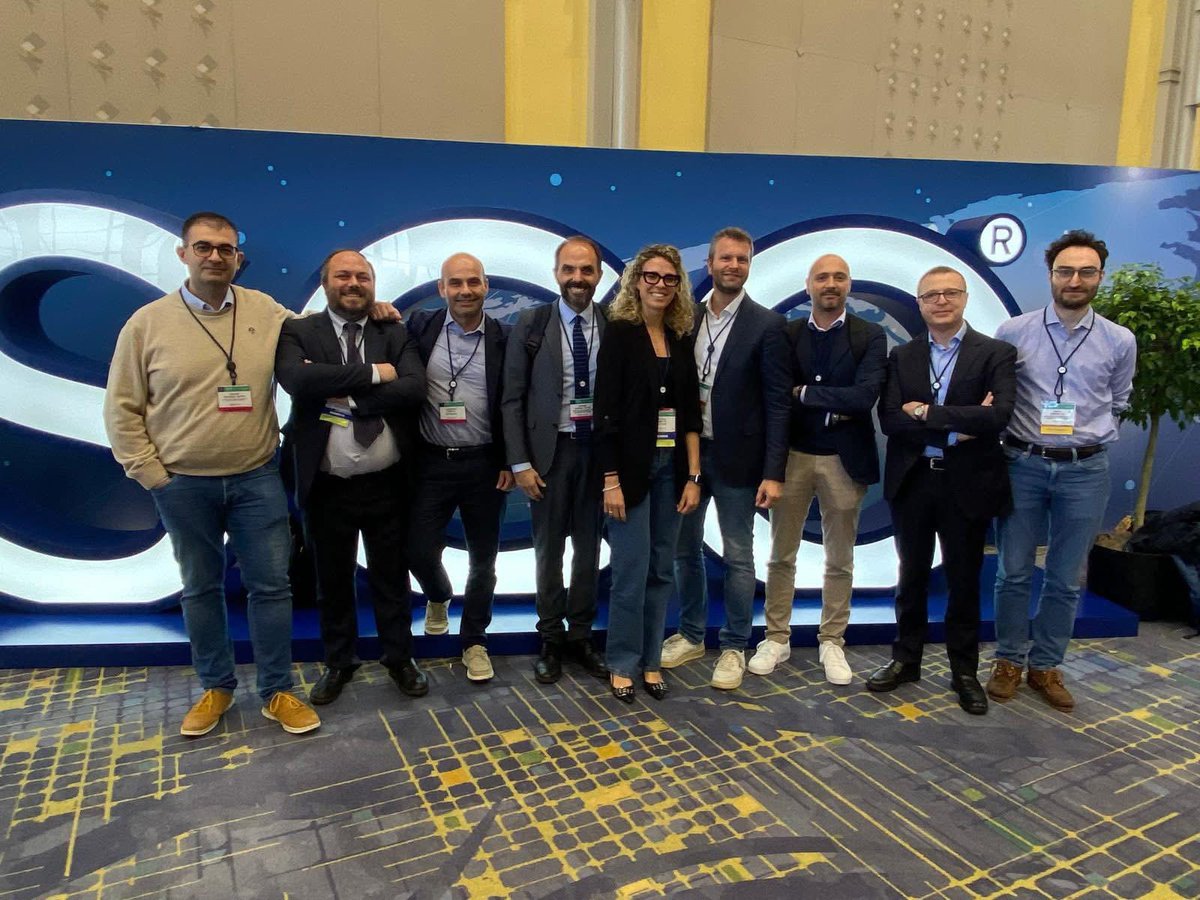 Claudio Cerchione (@dottorclaudio) on Twitter photo Cari amici,
Meravigliosa esperienza ad <a href="/ASCO/">ASCO</a> a Chicago con due lavori originali della nostra Ematologia <a href="/IRSTDinoAmadori/">IRST "Dino Amadori" IRCCS</a> per migliorare la diagnostica molecolare ed imaging del Mieloma Multiplo
<a href="/sohoitaly/">sohoitaly</a>
<a href="/SocietyofHemOnc/">Society of Hematologic Oncology (SOHO)</a>
<a href="/MDAndersonNews/">MD Anderson Cancer Center</a>
<a href="/AIL_ets/">AIL - Ass. Italiana Leucemie linfomi e mieloma</a>
#dottorClaudio #ASCO25 Cari amici,
Meravigliosa esperienza ad <a href="/ASCO/">ASCO</a> a Chicago con due lavori originali della nostra Ematologia <a href="/IRSTDinoAmadori/">IRST "Dino Amadori" IRCCS</a> per migliorare la diagnostica molecolare ed imaging del Mieloma Multiplo
<a href="/sohoitaly/">sohoitaly</a>
<a href="/SocietyofHemOnc/">Society of Hematologic Oncology (SOHO)</a>
<a href="/MDAndersonNews/">MD Anderson Cancer Center</a>
<a href="/AIL_ets/">AIL - Ass. Italiana Leucemie linfomi e mieloma</a>
#dottorClaudio #ASCO25