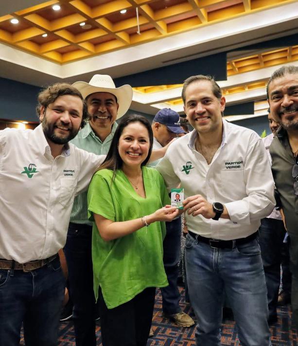 Karen Castrejón Trujillo (@karencastrejont) on Twitter photo ¡Feliz cumpleaños, querido amigo y diputado <a href="/RaulBCCue/">Raúl Bolaños-Cacho Cué</a>! 🎉
Te deseo un día increíble, rodeado de alegría, cariño y buenos momentos. Que sigan los éxitos y las sonrisas hoy y siempre. 🎂✨ ¡Feliz cumpleaños, querido amigo y diputado <a href="/RaulBCCue/">Raúl Bolaños-Cacho Cué</a>! 🎉
Te deseo un día increíble, rodeado de alegría, cariño y buenos momentos. Que sigan los éxitos y las sonrisas hoy y siempre. 🎂✨