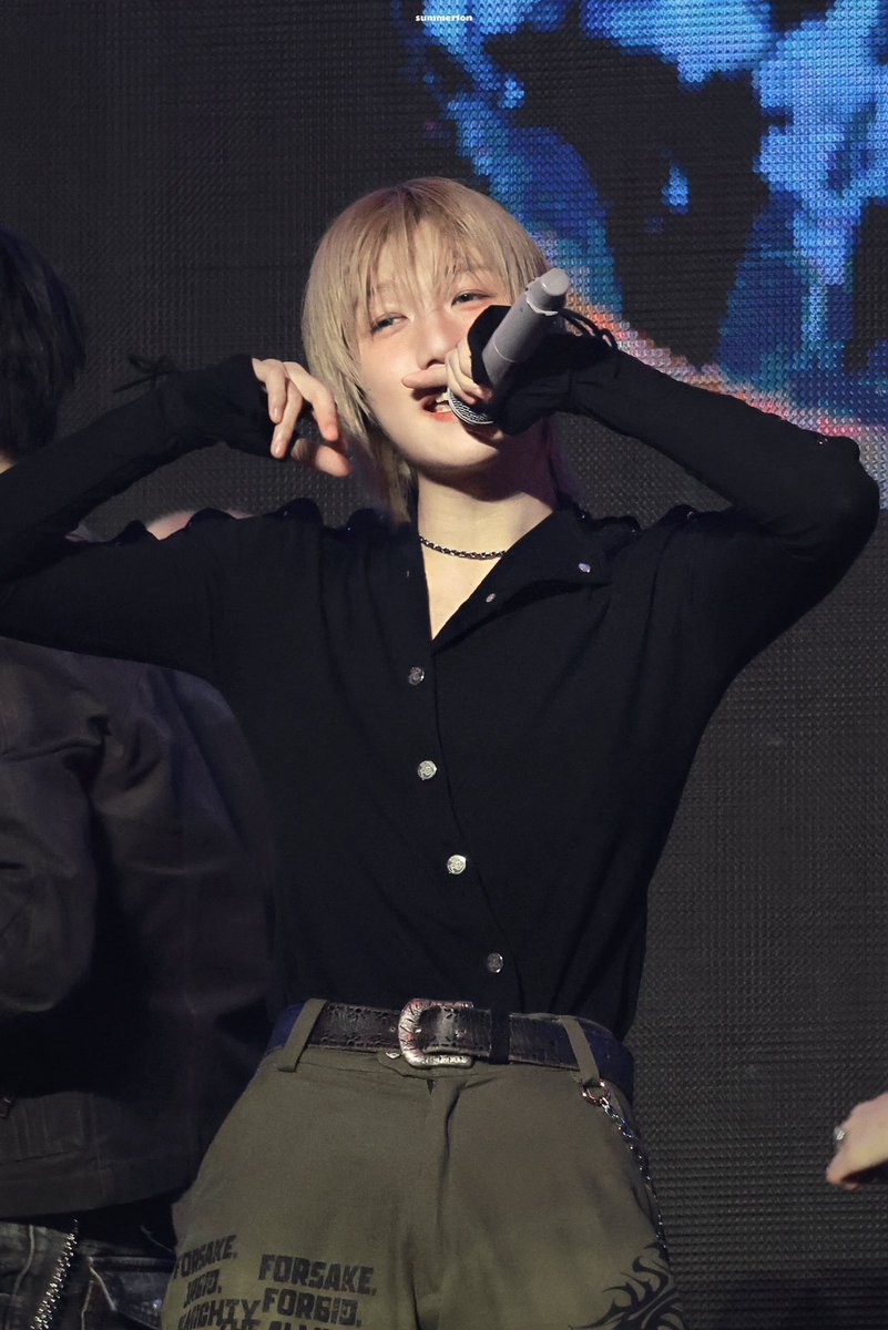 hey jongseob what the fuck hey what the fuck are you doing hey omg hey can i hit hey what the fuck
