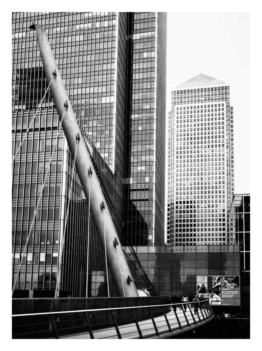 Canary Wharf, London
Captured on medium format Ilford Delta 100 film with Fuji GS 645S.
#photoftheday #photography #blackandwhitephotography #bnwphotography #bnw #monochrome #filmphotography #believeinfilm #shootfilm #mediumformat #ilfordphoto #london