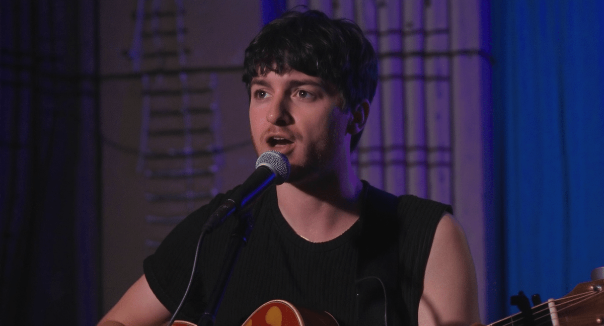 Is This Us? Rubanq's "Worldwide Dead" Forces a Hard Look.
viviplay.net/is-this-us-rub…