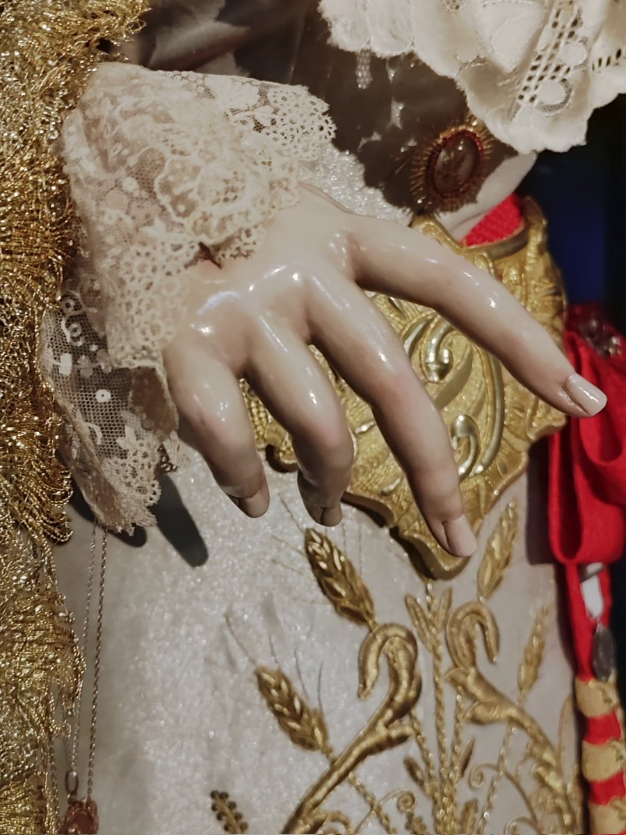 Desde nuestra Hdad. nos acordamos hoy de todos los jóvenes que, a partir de mañana, comenzarán las Pruebas de Acceso a la Universidad, así como de todos los que se encuentran en período de exámenes.

Que la Reina y Madre de los Estudiantes, les tienda su mano y los guíe.