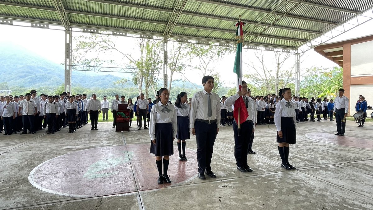 Calnali (@cecytecalnali) on Twitter photo En el <a href="/CecyteCalnali/">Calnali</a> rendimos homenaje a nuestros símbolos patrios y realizamos el cambio de escolta.
Reconocimos a quienes con orgullo resguardaron el lábaro patrio durante el ciclo 2024–2025.
#SomosUnEquipoTransformandoElFuturo
<a href="/natycastrejonv/">Naty Castrejón</a>
<a href="/edmundo_rmz/">Edmundo Ramírez</a>
<a href="/CECyTEHidalgo/">CECyTE Hidalgo</a> En el <a href="/CecyteCalnali/">Calnali</a> rendimos homenaje a nuestros símbolos patrios y realizamos el cambio de escolta.
Reconocimos a quienes con orgullo resguardaron el lábaro patrio durante el ciclo 2024–2025.
#SomosUnEquipoTransformandoElFuturo
<a href="/natycastrejonv/">Naty Castrejón</a>
<a href="/edmundo_rmz/">Edmundo Ramírez</a>
<a href="/CECyTEHidalgo/">CECyTE Hidalgo</a>