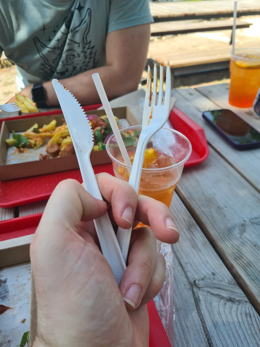 Budapest always calms my soul (and gives plastic staws, which me gusta)