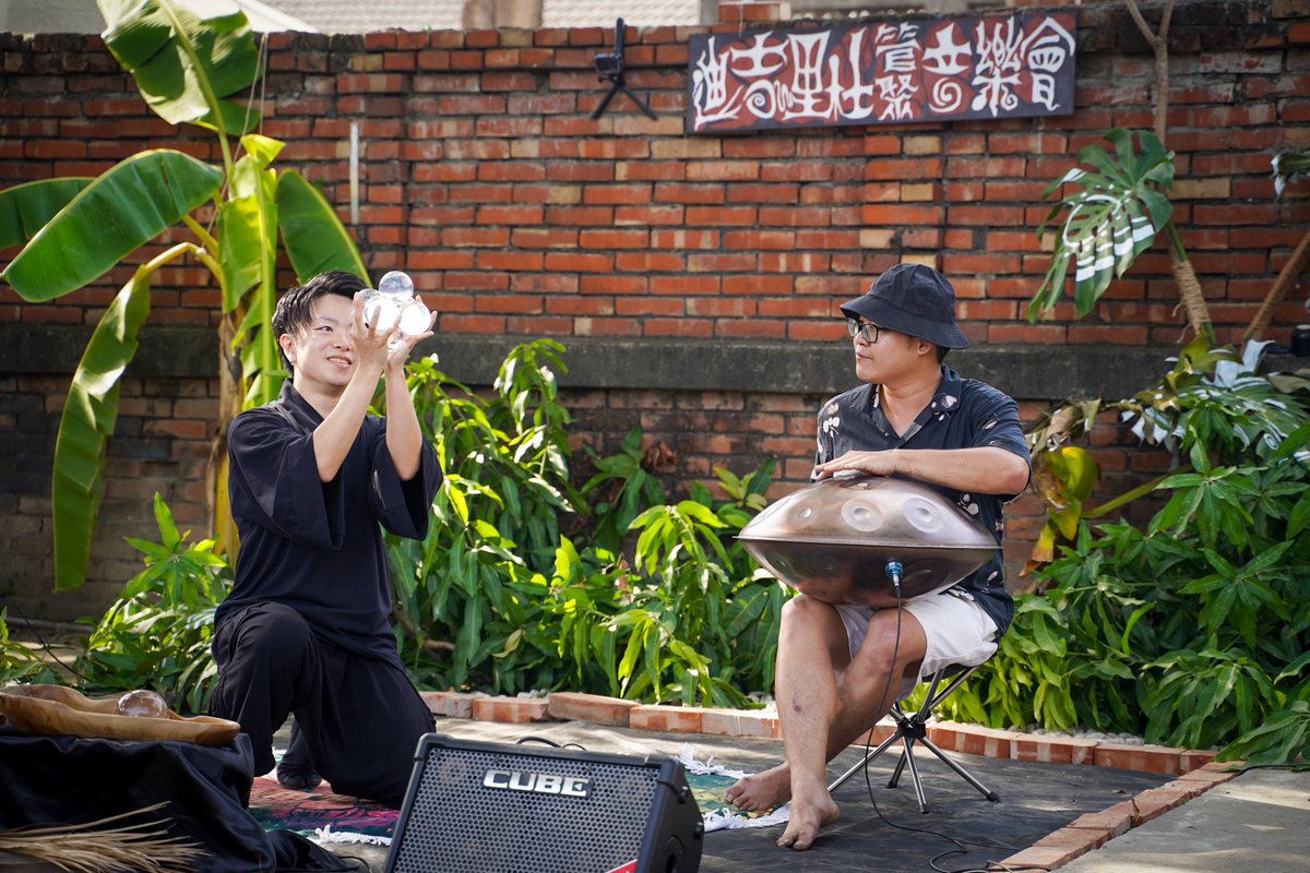 台湾すでにめちゃくちゃ暑いです。

端午節も重なり、毎日のように沢山のイベントでハンドパンと水晶玉のショーでした。
休憩中にみんなで食べるちまきが美味しい✨

まもなく日本の営業ショーのために、一旦帰国です。

今月末からは韓国、シンガポール、タイをぐるりと飛び回りますよ〜✈️