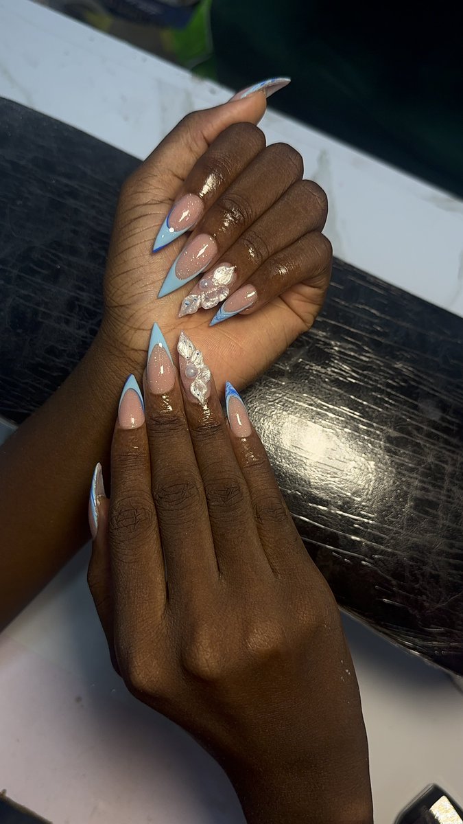 thegoldendeby's tweet photo. I’m a nail tech and this is how I communicate🤭💅 https://t.co/5DcDJZ9AxJ