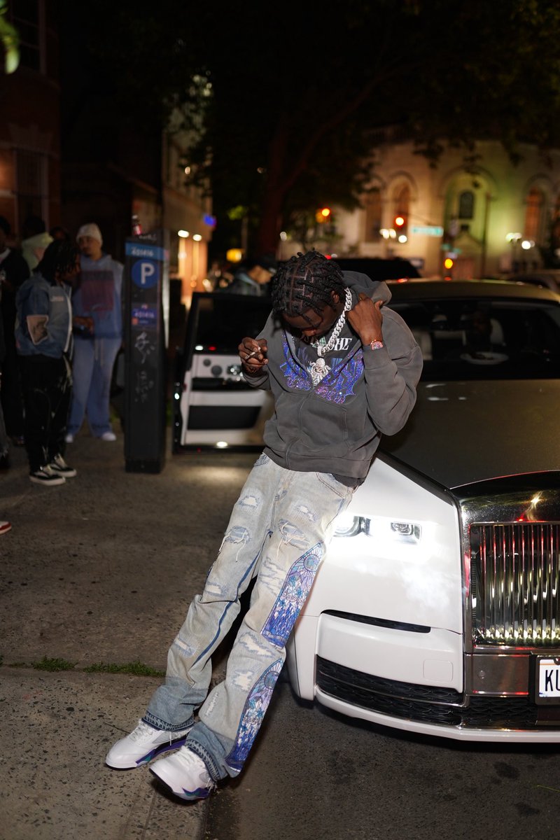 _one_jo's tweet photo. Never thought I was better then nobody, but I know it’s a whole lot that can’t fucks with me 😈👎🏾🤧 https://t.co/12aV4BMFRU