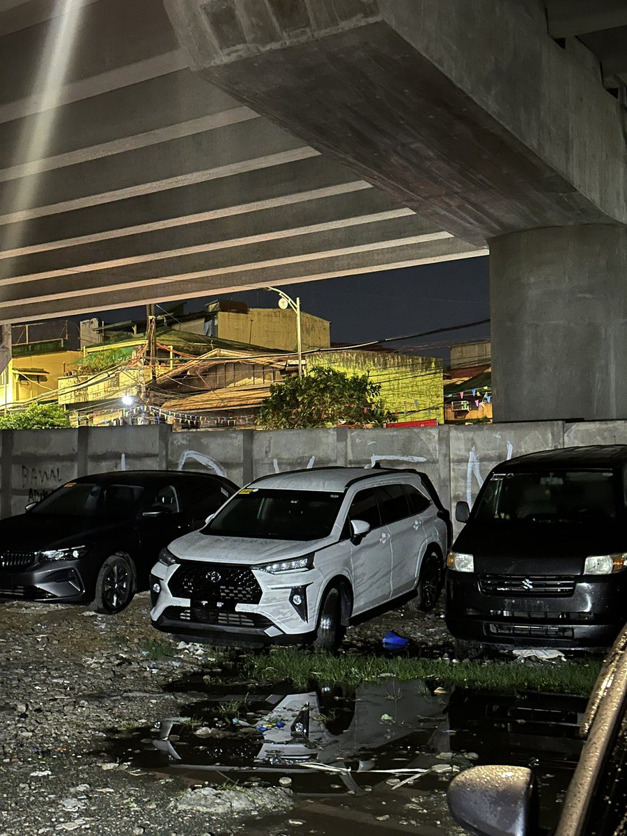 TINGNAN: Ganito karaming plaka ng sasakyan ang narekober ng mga pulis sa isang junk shop sa Tondo, Maynila.

Ninakaw raw ang mga ito ng dalawang menor de edad sa isang parking lot sa Antipolo Street at ibinenta sa halagang 8,000 pesos. |<a href="/gmanews/">GMA News</a> <a href="/dzbb/">DZBB Super Radyo</a>