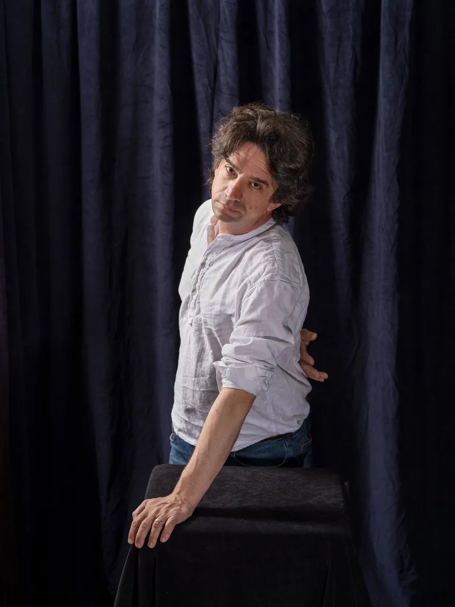 Babe wake up, new Yarvin pose just dropped.