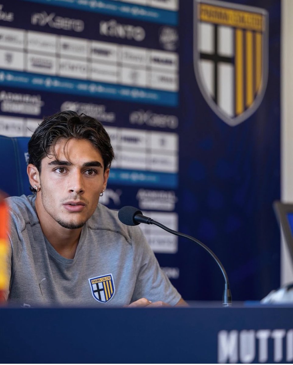 greedcyo's tweet image. in another universe i need he born as actor