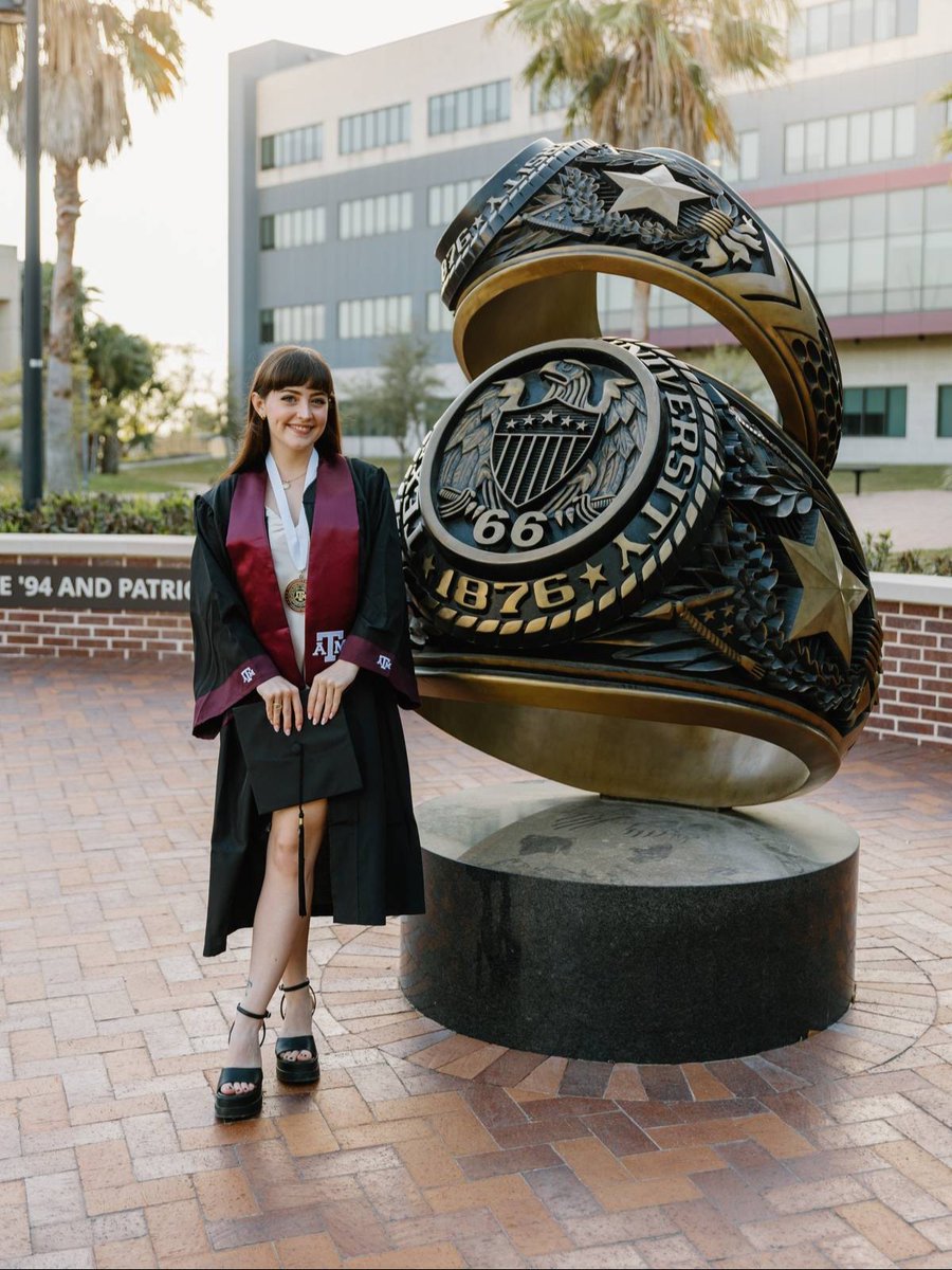 Dell Medical School (@dellmedschool) on Twitter photo Meet Lauren Bothwell, #DellMedClassof2029! This <a href="/AggiesByTheSea/">Texas A&M Galveston 👍🌊</a> graduate chose to attend #DellMed for the range of opportunities it offers. "Whether your interests lie in policy, education or business, there’s something here for everyone to forge their own unique path." Meet Lauren Bothwell, #DellMedClassof2029! This <a href="/AggiesByTheSea/">Texas A&M Galveston 👍🌊</a> graduate chose to attend #DellMed for the range of opportunities it offers. "Whether your interests lie in policy, education or business, there’s something here for everyone to forge their own unique path."