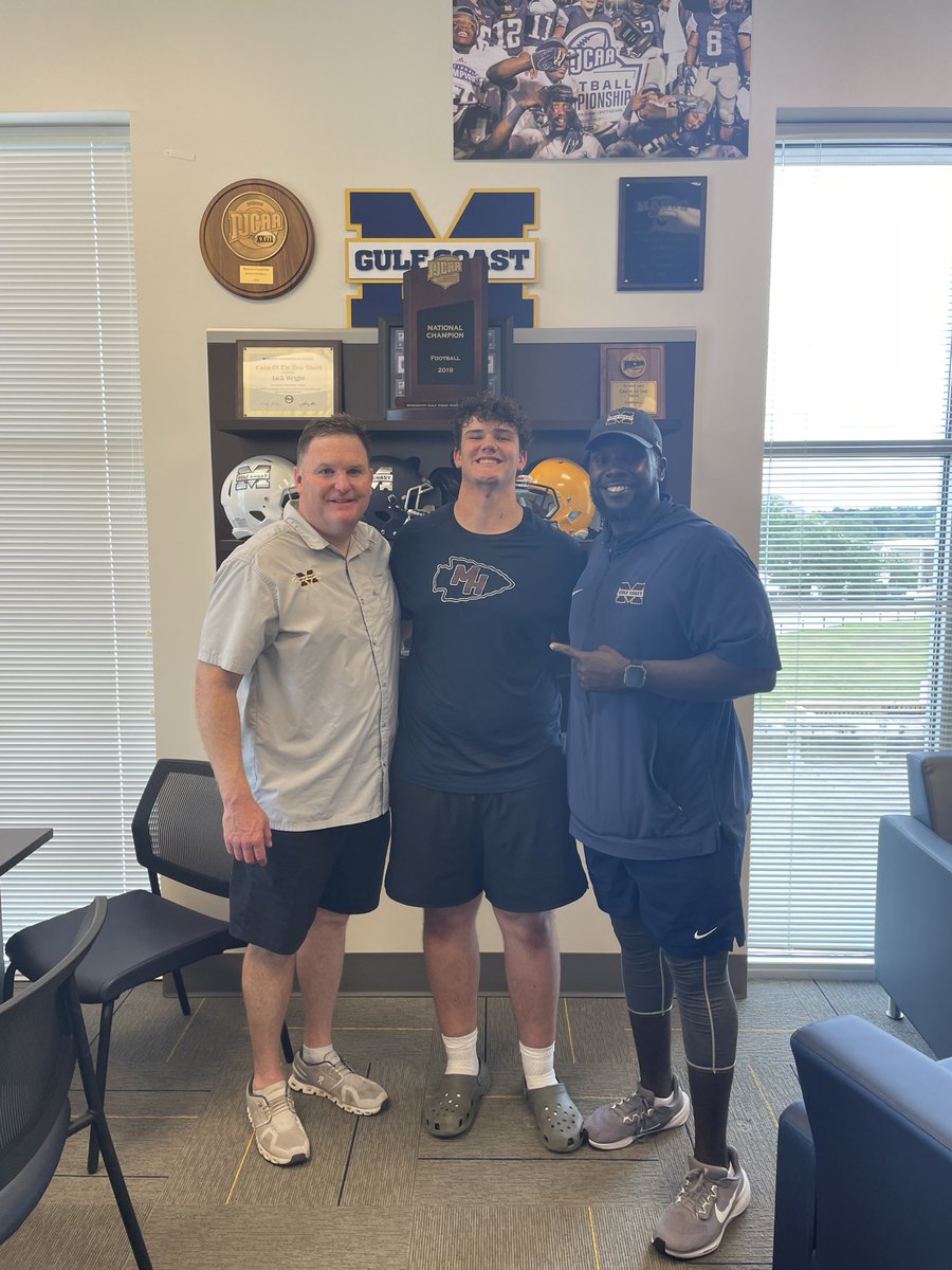 JohnPFoley77's tweet image. Great day at camp today at MGCCC‼️‼️‼️I am blessed to have a talk with @CoachWrightPerk @CoachRich72 ‼️‼️ thank both of you so much.