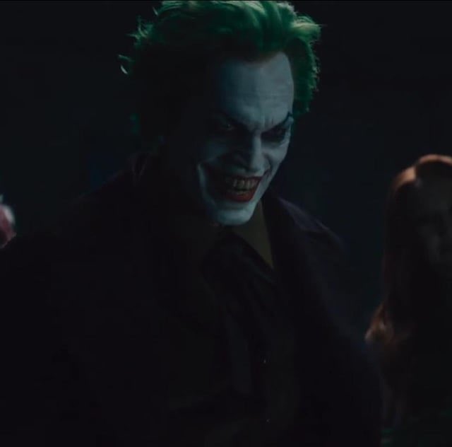 ScreenSnapsss's tweet photo. This image makes me see how Henry Cavill could also be a highly twisted Joker. https://t.co/3HyGPiIzSO