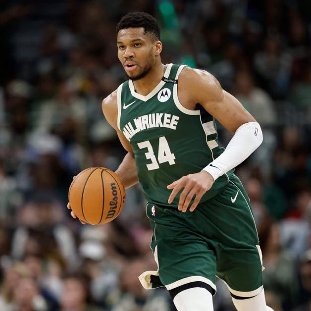 NowCastTo's tweet image. Toronto Raptors are reportedly looking to acquire Giannis Antetokounmpo and he apparently has mutual interest!