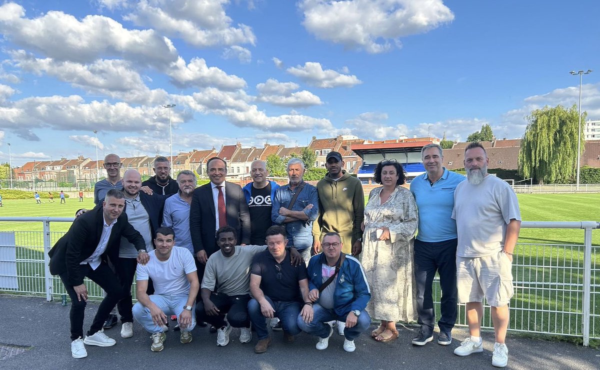 Sébastien Leprêtre (@lepretre_seb) on Twitter photo Ce soir avec l’équipe dirigeante du Football Club de <a href="/LaMadeleine_59/">Ville de La Madeleine - Officiel</a> pour fêter, avec le staff et les joueurs, le titre de Champion de l’équipe première et sa montée en Ligue.
À chacun son titre de Champion 😉,
« Ici, c’est … La Madeleine ! » 👍👊✌️ Ce soir avec l’équipe dirigeante du Football Club de <a href="/LaMadeleine_59/">Ville de La Madeleine - Officiel</a> pour fêter, avec le staff et les joueurs, le titre de Champion de l’équipe première et sa montée en Ligue.
À chacun son titre de Champion 😉,
« Ici, c’est … La Madeleine ! » 👍👊✌️