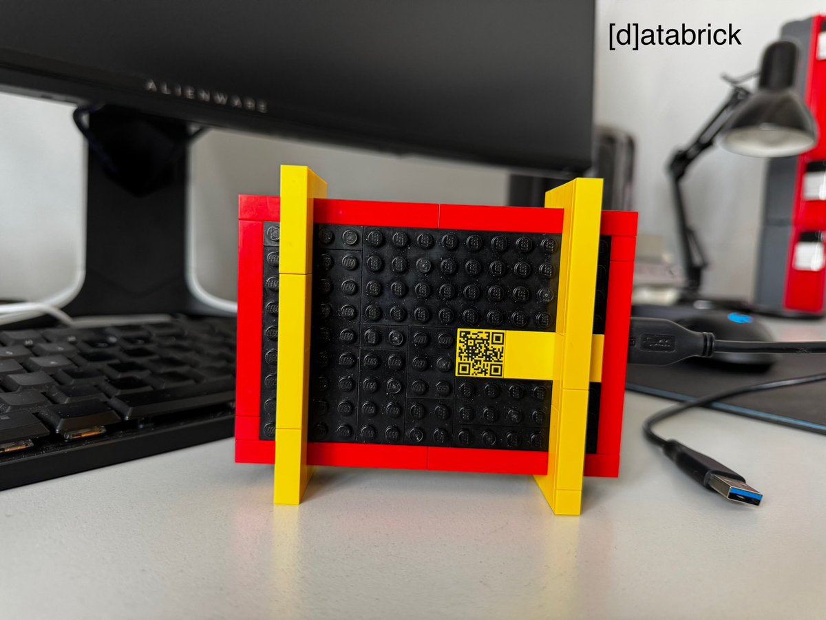 databrick's tweet image. real working #external #SSD #Hard #Drive handmade with #Lego bricks #databrick