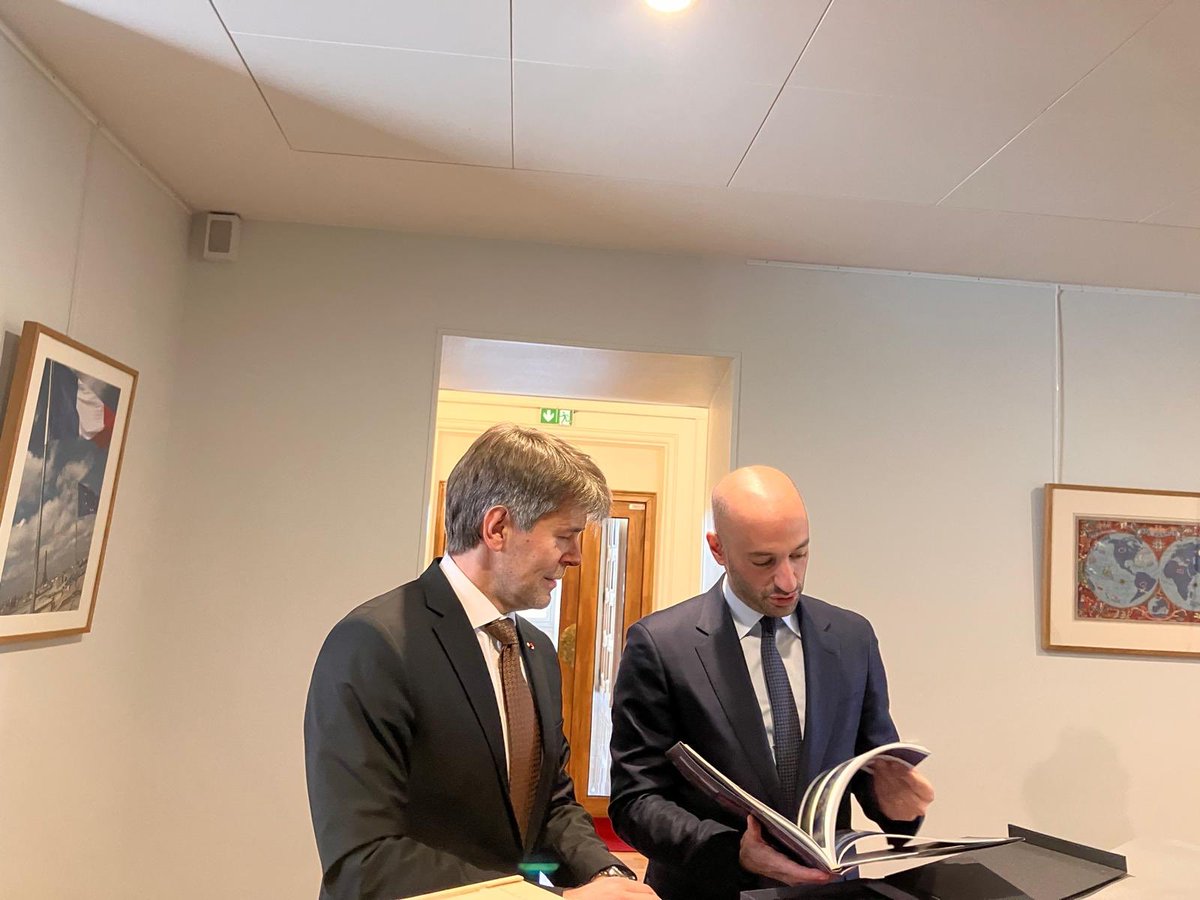 MarekEstok_SK's tweet photo. Consultations politiques fructueuses à #Paris av/@benjaminhaddad, ministre délégué chargé de l’Europe. Nous avons abordé l’agenda  bilatéral &amp; les enjeux majeurs 🇪🇺 #MFF #RePower #Competitivité. Hâte de poursuivre la coopération avec la #France notre partenaire stratégique 🇸🇰🤝🇫🇷 https://t.co/nB330Nbysp