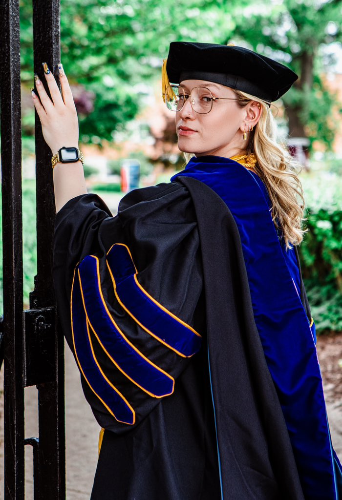highered_K's tweet photo. What a blessing to meet such talented creatives along the way of the PhD. Devin was the one of the first people I met at ASHE and I was blessed to be able to have him as one of the artists behind the lens for a second photoshoot for graduation. 

S/O to scholars turned friends💙 https://t.co/lJHaMjLiXV