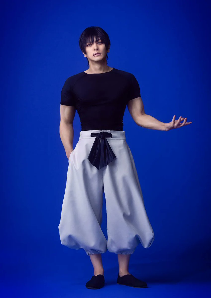 "OH NO, HE'S HOT!!!"