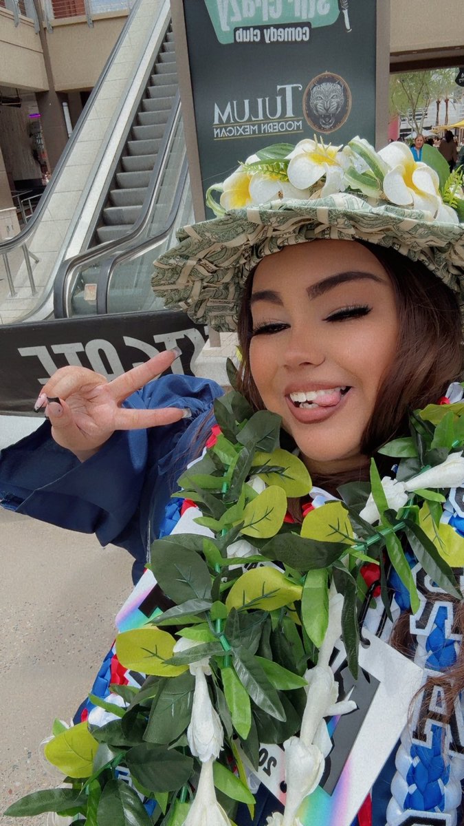 AriRodriguez_'s tweet image. I did the thing yesterday. CLASS OF 2025 STAND TF UP