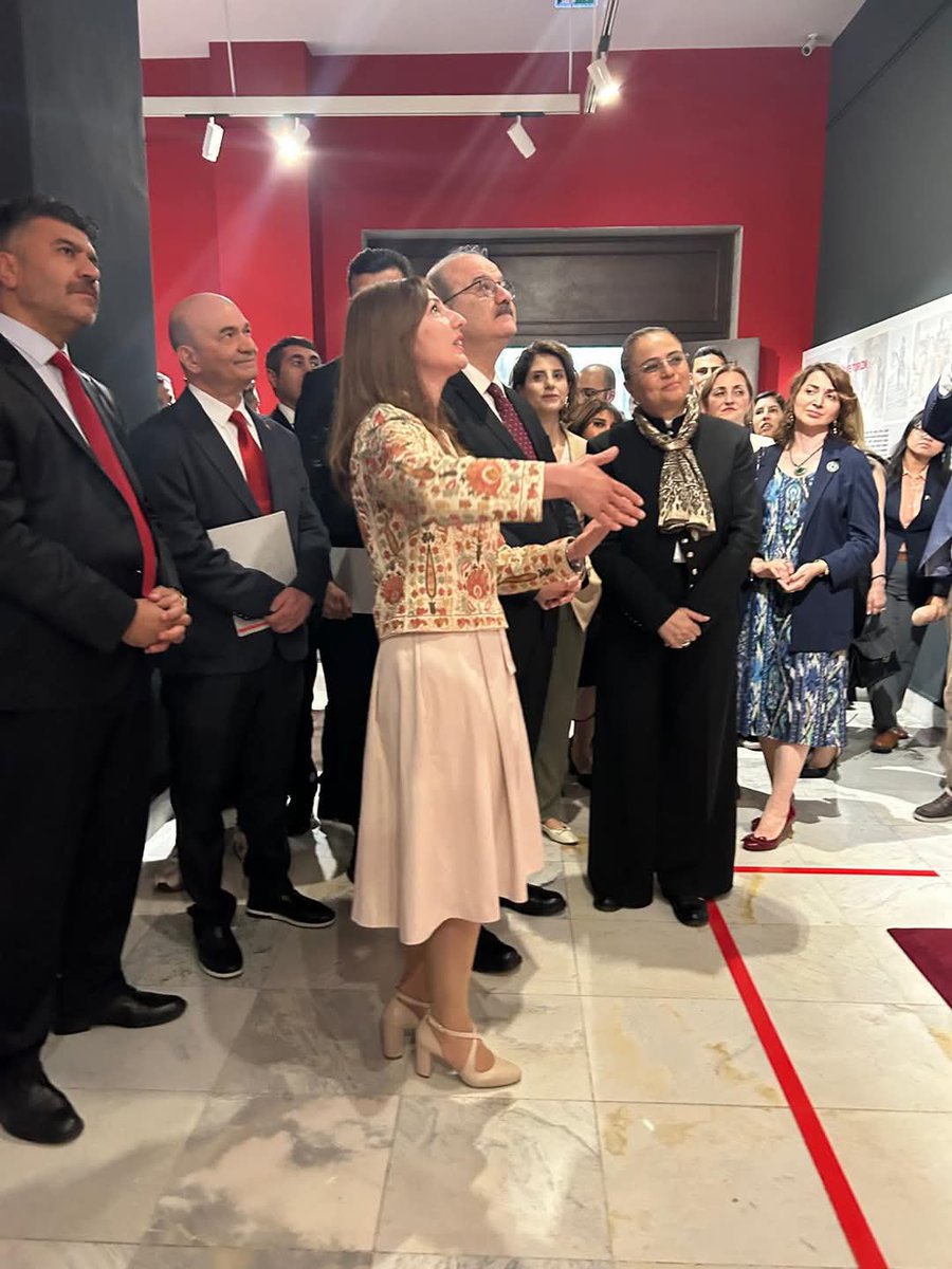 Ankarada “Mədəni yaddaşımızda Qərbi Azərbaycan” adlı sərgi açılıb

Mayın 30-da Ankara Rəsm və Heykəl Muzeyində “Mədəni yaddaşımızda Qərbi Azərbaycan” adlı sərginin açılışı keçirilib.