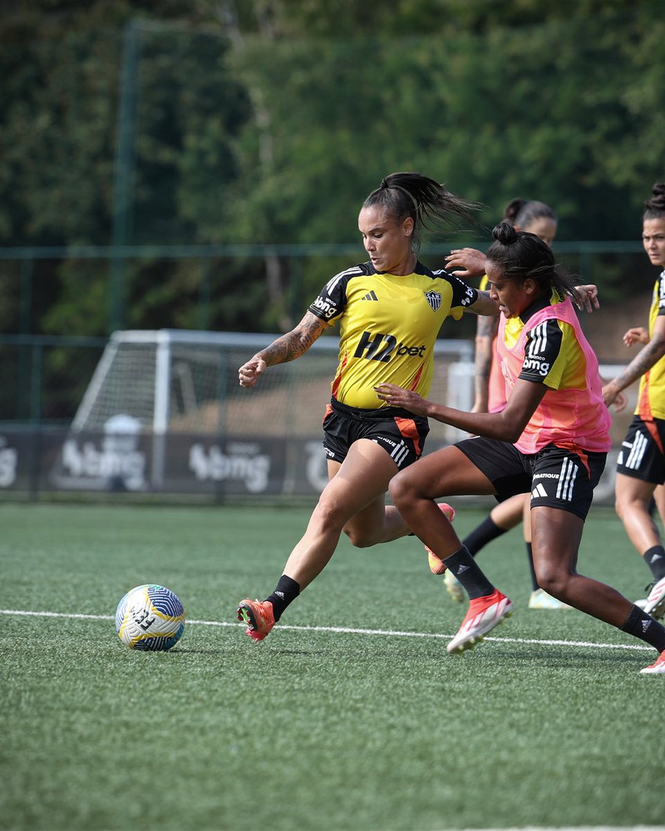Mais uma semana de trabalho iniciada para as #Vingadoras 🏴🏳️

Dia de treino na Cidade do Galo 🐓