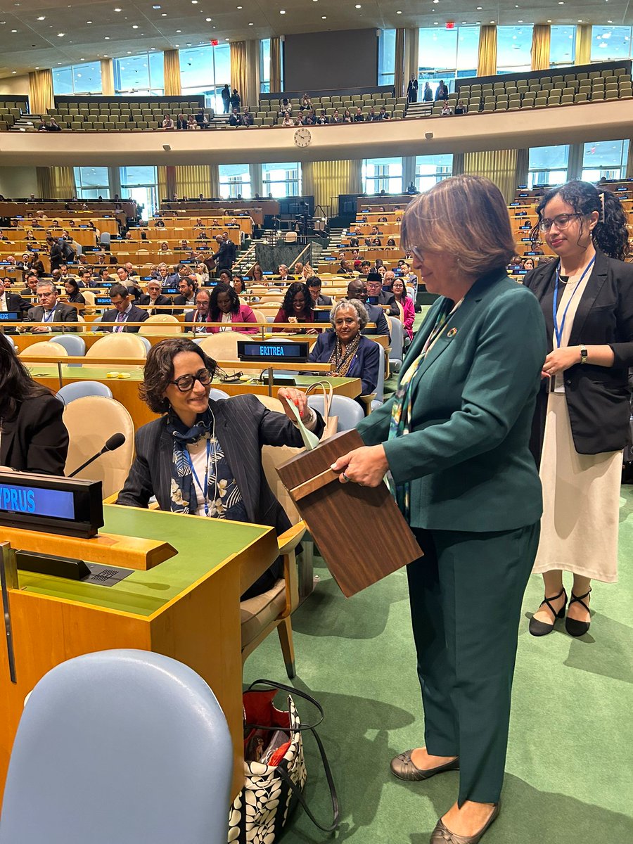 CyprusinUN's tweet image. We warmly congratulate H.E. Annalena #Baerbock 🇩🇪 for her election as @UN_PGA for #UNGA80🇺🇳👏
#Cyprus🇨🇾 fully supports her steadfast dedication to multilateralism & the core #UN values. We look forward to working under her leadership 🤝 to advance the work of #UNGA.