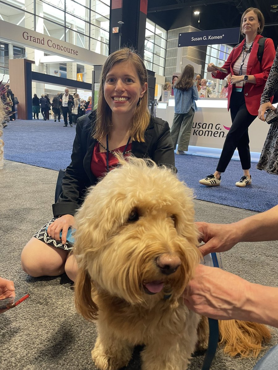 The canine therapy dogs are present today #asco25 <a href="/ASCO/">ASCO</a> 
Brings a smile to so many people’s faces. Imagine if we could do this at work…