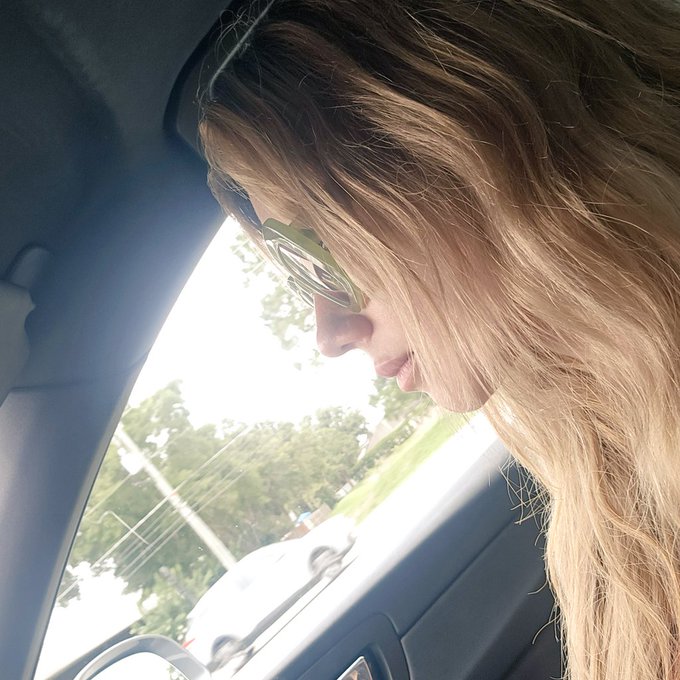 Watch Chloe Lamb's leaked NSFW photo on TwXstars