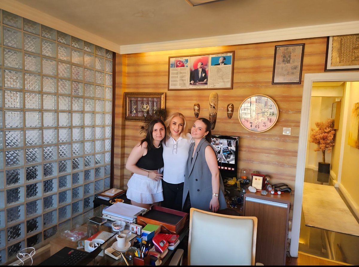 🎗 Sansimiz canimiz ögrencilerimiz ve <a href="/wolaakademi/">WOLA AKADEMİ</a> ailemizin kiymetli mezunlari❤️ Canim canim mezunlarimiz canimiz Elif'imiz ❤️ ve canimiz Merve'cigimiz ❤️ ile sahane bir #wolaaakademi gunu❤️ Iyi ki varsiniz❤️ Sizi cok seviyoruz ❤️❤️❤️