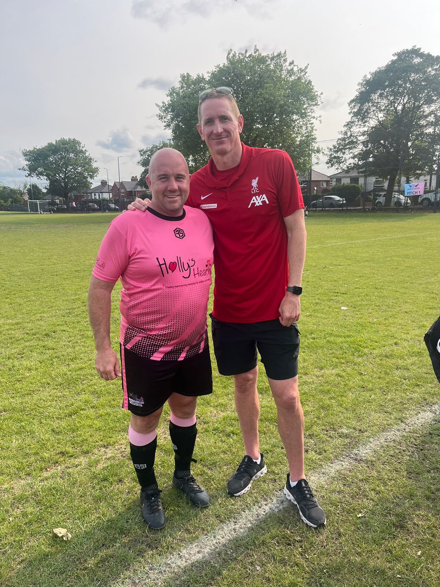 princey_prince's tweet photo. On Saturday we (@hollysheartsuk XI) took part in the #BreaktheSilence football tournament to raise awareness around baby & child loss. Charity teams travelled from around the country 💜❤️💖
We retained the trophy 🏆
An an amazing & well organised day hosted by @AngelsUnitedFC https://t.co/neWnjBT1qX