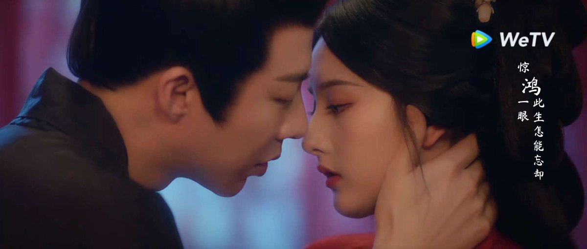femeec's tweet photo. Ow wow that was an intense kissing scene indeed #ThePrisonerOfBeauty #ep29
Not unlike the camera effort kiss scenes, this was definitely other level
Not too profound but enough to show how they wait for a long time
#SongZuer #LiuYuning https://t.co/ikIRsD0FTM