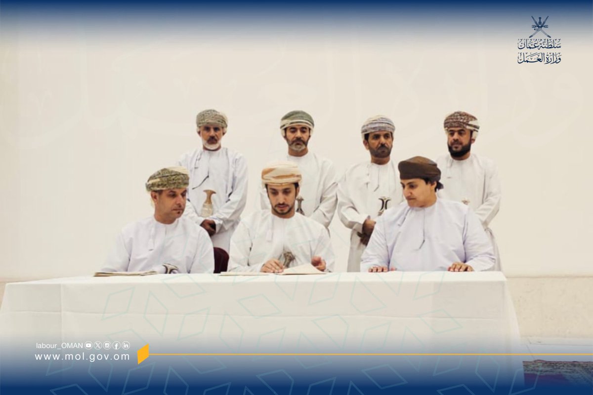 Labour_OMAN's tweet photo. خلال الفعالية، بأن المديرية تولي اهتمامًا بالغًا بفئة ذوي الإعاقة، مشيرًا إلى أنه تم خلال الربع الأول من العام الجاري تعيين 43 باحثًا عن عمل من ذوي الإعاقة في منشآت القطاع الخاص بالمحافظة، ضمن خطة الوزارة لتعزيز التوظيف الشامل وتحقيق الاستقرار الوظيفي لجميع فئات المجتمع. https://t.co/H51v9Q6lg0