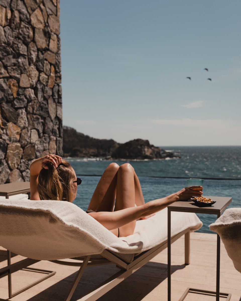 FSTamarindo's tweet image. POV: Endless sunshine, poolside lounging, and just the right amount of refreshing margaritas. Viva summer!​

​POV: Días de sol sin fin, de relajarse en la alberca y margaritas que saben a vacaciones eternas.​

#FSTamarindo #SummerWithFS