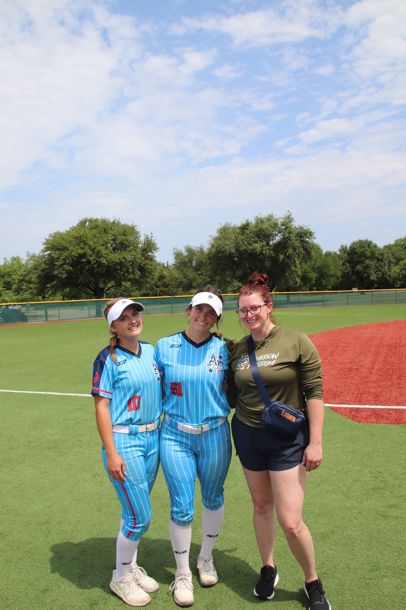 OFFICALLY STARTED!! So excited to spend the summer with <a href="/AFSBALL/">American Freedom Softball</a> <a href="/BryleeBaker10/">Brylee Baker</a> ❤️❤️