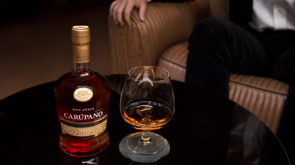 Father’s Day is just around the corner and finding the perfect gift isn’t always easy. This year, elevate your celebration with something exceptional: Ron Carúpano Reserva Privada. Crafted for the father who demands nothing but the finest!!