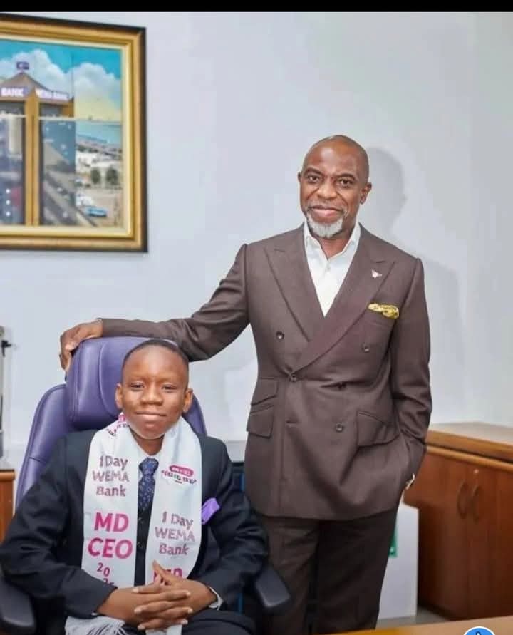 annielschool's tweet photo. Inspiring News: 12 years old childerije Mbah emerged WEMA Bank One-day MD/CEO(read more)...check #Alt

#Inspiration #growth #development
#children #stars #champions #childrensday #celebrations #banks #photo #photos #education #success #parents #kids #future #hope #news https://t.co/t8XZExjUXi